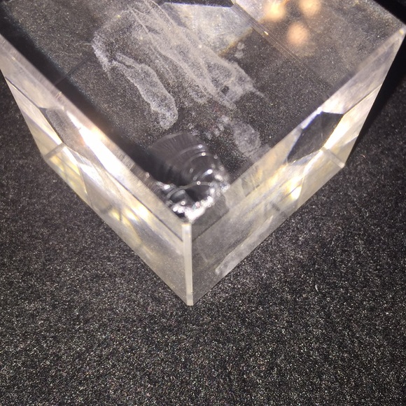 Unicorns in 3D Etched Glass Cube - Picture 13 of 15